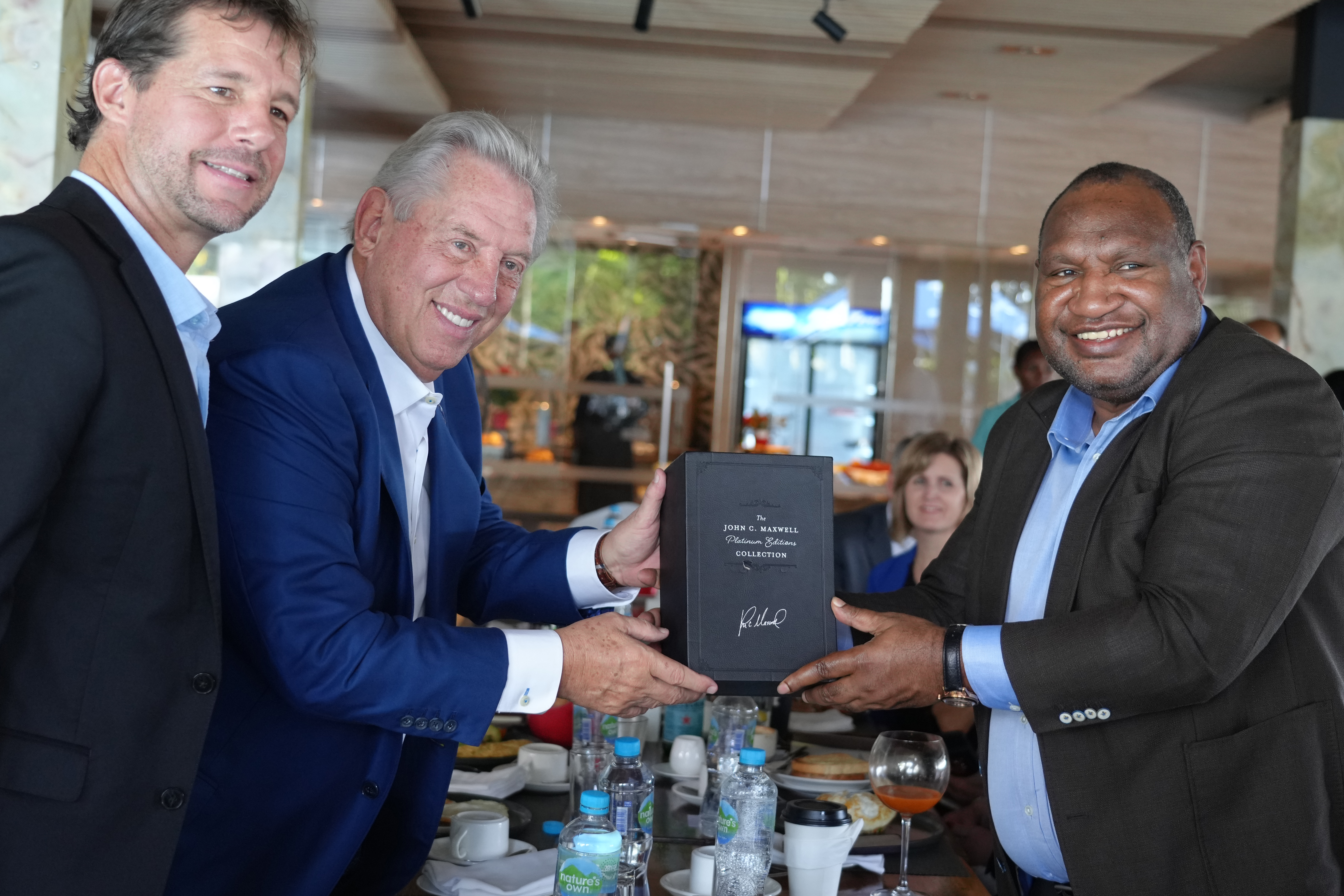 DSC09947 John C. Maxwell and the Prime Minister of Papua New Guinea, James Marape.